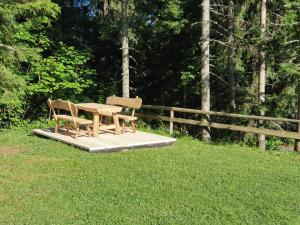 MOUNTAIN ECO CHALET KONJSKA DOLINA on 1400 m asl -near Pokljuka 