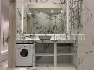 Panorama Luxury Apartment in The House with a Spire, a historical building in the city centre