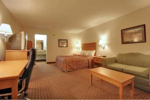 King Studio room in Scottish Inns