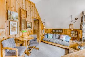 One Bedroom Apartment room in Little House Big Views