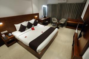 Iswarya Residency