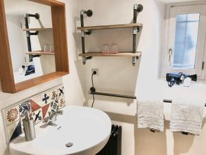 B&B / Chambres d'hotes Villa Toscane - Atelier d'Artistes et B&B a 20 mn de Toulouse : photos des chambres