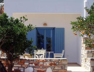 Flora Apartments Paros Greece