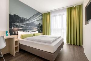 Super 8 by Wyndham Oberhausen am Centro