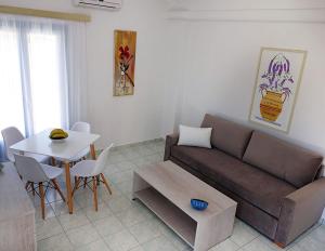 Flora Apartments Paros Greece