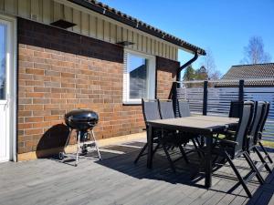 SARA - Modern Row Aprt with Sauna - 24h Check-in