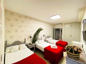 Triple Room room in Hostal Azahara