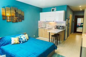 One-Bedroom Apartment room in Bright apartments