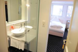Budget Double Room room in Hotel am Rathaus - Hotel Reblaus
