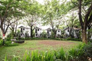 Royal Hotel and Outbound Trawas