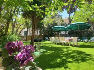 Casa con jardín a 45 metros de la playa. ES.