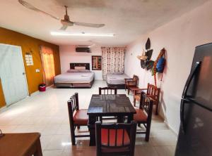 CASA LILI LUXURY VALLADOLID "Fast Wifi, Hot Water, Kitchen & TV"