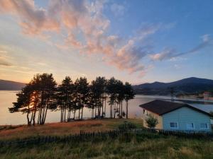 Teo's Guest House - 3hvězdičkové hotely ve městě Dospat