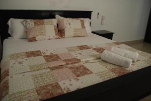 Hotel Coastalbay 2 & Golf Cart Rental