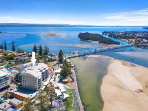 The Entrance Waterfront Apartment 621