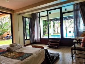 Baan SanSuk Pranburi - Beach Front & Pool Villa