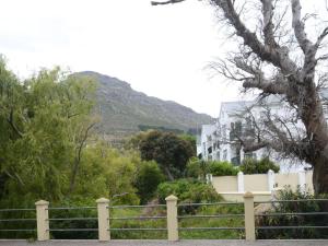 dk villas 4 Riverview, Hout Bay