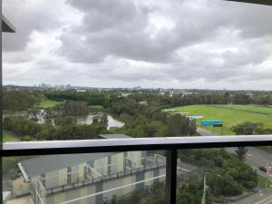 Parkview Modern Apartment w Parking @ Olympic Park