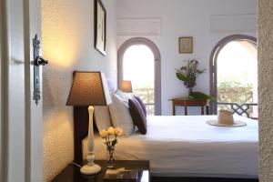 Standard Twin Room room in La Vie En Rose - Horses & Dogs House