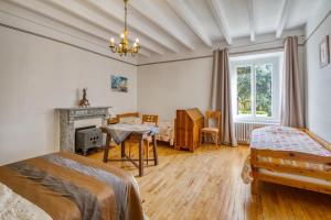 Maisons de vacances Maison chaleureuse a Pordic avec jardin et cheminee : photos des chambres