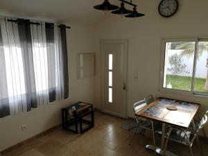 Maisons de vacances Petite Maison refaite a neuf proche plage : photos des chambres