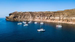 BLACK BAY CAVES SUITES