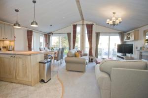 6 berth luxury lodge in Christchurch Dorset