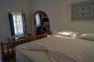 Coral Apartments Folegandros Greece