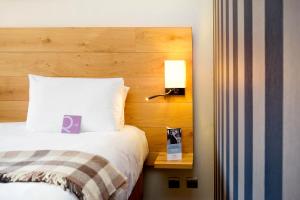 Hotels Mercure Saint-Lary : Chambre Triple Standard avec Balcon