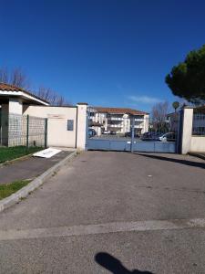 Appartements Carcassonne T3 residentiel rez de jardin piscine, wifi, tennis, fitness : photos des chambres