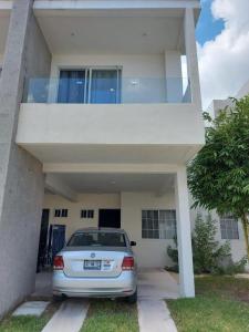 Cozy Family Vacation Home near the beach!