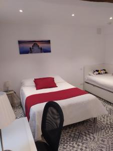 Hotels Hotel Le Chambellan : Chambre Triple