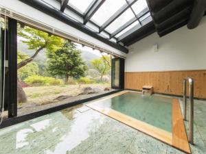 Open air bath