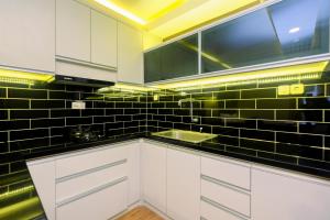 Elegant and Comfy Studio Amethyst Apartment By Travelio