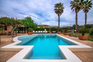 Casa con piscina a 1 km del mar y del pueblo