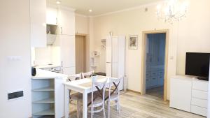 Sea Garden Apartment