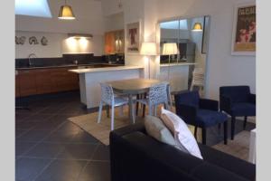 Appartements Duplex 4/5 personnes avec terrasse centre Blois : photos des chambres