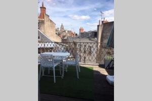 Appartements Duplex 4/5 personnes avec terrasse centre Blois : photos des chambres