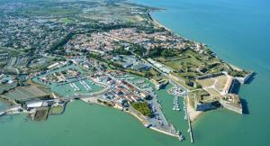 Maisons de vacances Les Amareyeurs - Ile d'Oleron - Maison classee 3 etoiles avec piscine - Clim - Velos : photos des chambres