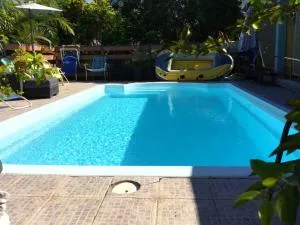Villa chaleureuse près de Le Tampon avec piscine partagée - Les Quatre-Cents