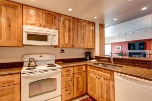 Village Penthouse At Wetterhorn Condo: Ski-InOut