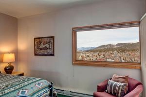 Village Penthouse At Wetterhorn Condo: Ski-InOut