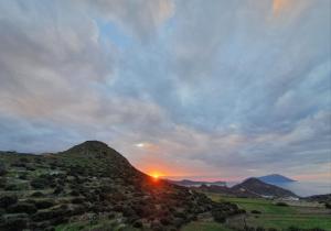 Vira Sunset House Milos Greece