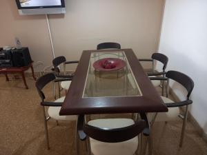 Departamento sobre principal calle PEATONAL plena zona Finaciera y Comercial