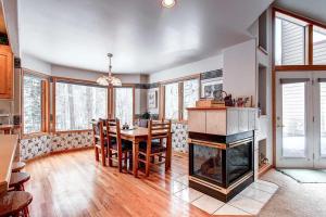 Village Townhome: Views, Location