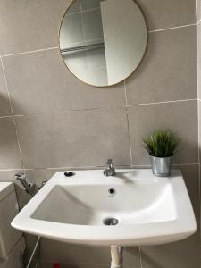 75 Cozy Home - Homestay Kluang (Gated and Guarded, Northern European Interior)