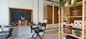 Phaedrus Living Seaside Luxury Flat Athina 123