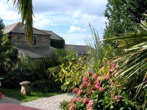 Ednovean Farm, Ednovean Lane, Perranuthnoe Nr Penzance Cornwall, Penzance, TR20 9LZ, England.