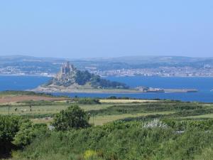 Ednovean Farm, Ednovean Lane, Perranuthnoe Nr Penzance Cornwall, Penzance, TR20 9LZ, England.