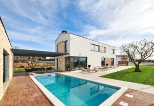 Villa Ansi by Villas Holiday